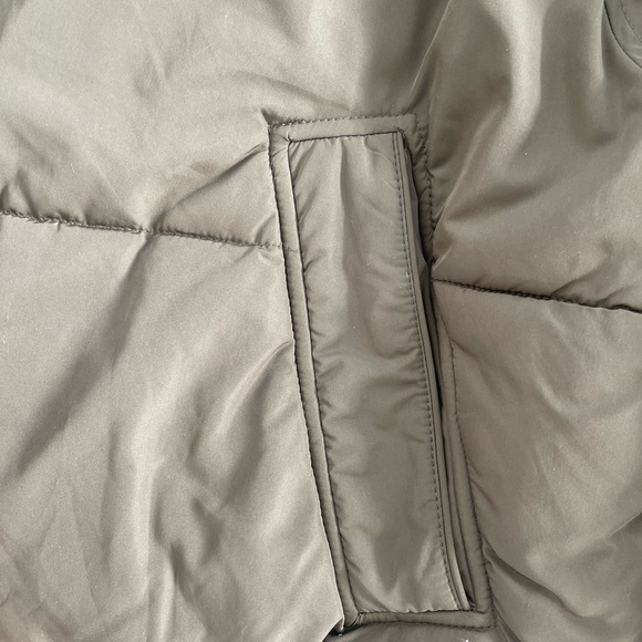 Green Puffy Jacket , ideal for snow - Picture 5 of 5